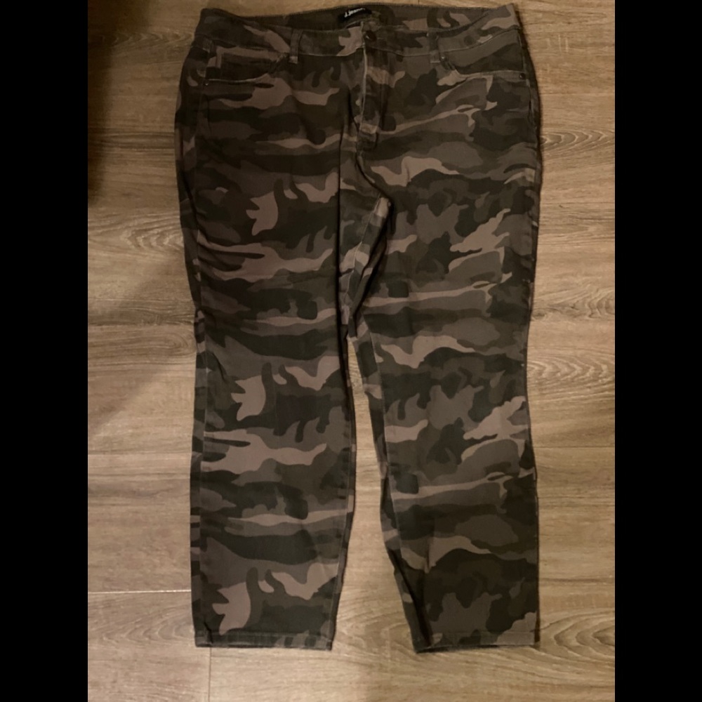 #341 D Jeans size 22